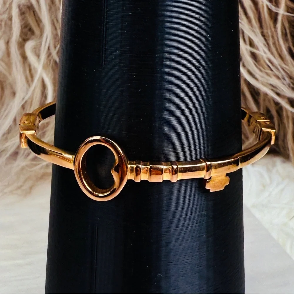 Vintage Coppertone Key Bangle Bracelet